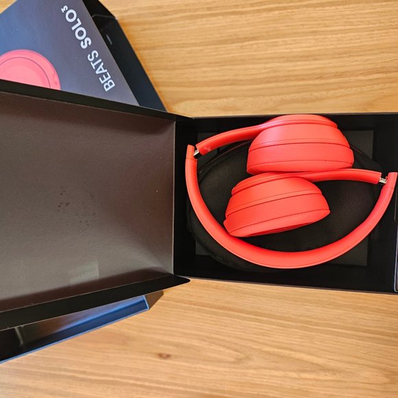 Beats Solo 3 On Ear Red Headphones NIB - Picture 6 of 8
